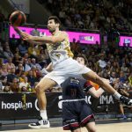 El Lenovo Tenerife cae ante el Monbus Obradoiro (9)