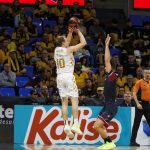 El Lenovo Tenerife cae ante el Monbus Obradoiro (4)