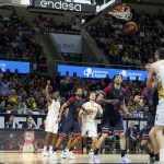 El Lenovo Tenerife cae ante el Monbus Obradoiro (3)
