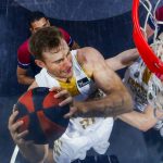 El Lenovo Tenerife cae ante el Monbus Obradoiro (1)