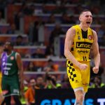 El Lenovo Tenerife hace añicos los pronósticos y tumba al campeón (4)