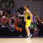 El Lenovo Tenerife hace añicos los pronósticos y tumba al campeón (1)