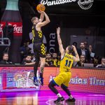 Sólido triunfo para seguir invictos en el Top 16 (5)