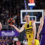 El Lenovo Tenerife suma un triunfo muy solvente en Palencia (10)