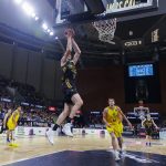 El Lenovo Tenerife se lleva el derbi canario en un tiovivo de emociones (5)