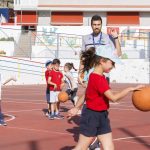 Los técnicos de cantera llevan a cabo entrenos de iniciación en centros escolares (2)