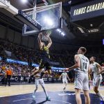 El Lenovo Tenerife supera al Surne Bilbao Basket, tras una enorme segunda mitad (4)