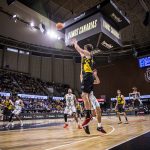 El Lenovo Tenerife se adelanta en su serie de 1/4 con un trabajado triunfo (4)