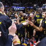 Otro acto de superación para cerrar la fase regular con victoria (11)