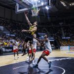 Otro acto de superación para cerrar la fase regular con victoria (10)