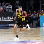 El Lenovo Tenerife supera al líder Unicaja con un partidazo (9)