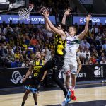 El Lenovo Tenerife supera al líder Unicaja con un partidazo (7)