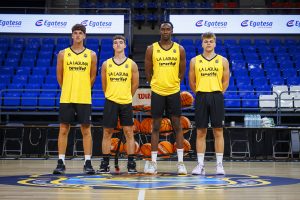 Máxima ilusión en el arranque de La Laguna Tenerife 24/25 (15)