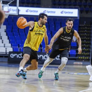 Máxima ilusión en el arranque de La Laguna Tenerife 24/25 (10)