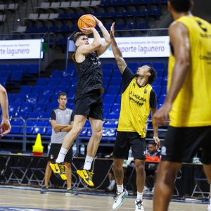 Máxima ilusión en el arranque de La Laguna Tenerife 24/25 (6)