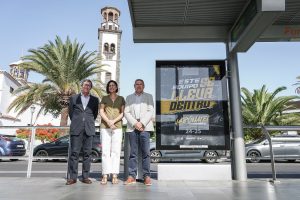 La campaña de abonos ya luce en las paradas del tranvía (3)