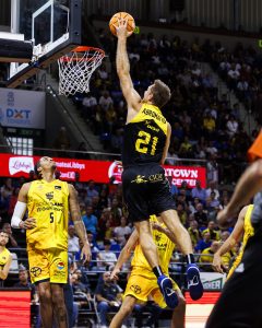 La Laguna Tenerife suma buenas sensaciones para seguir creciendo (4)