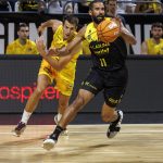 La Laguna Tenerife vuelve a teñir el derbi de aurinegro (4)