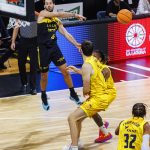 La Laguna Tenerife vuelve a teñir el derbi de aurinegro (1)