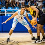 La Laguna Tenerife gana en Grecia desde la defensa (5)