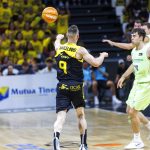 La Laguna Tenerife cae ante el Barça tras competir hasta el final (5)