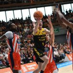 Triunfo de mucho oficio en A Coruña, tras una enorme segunda mitad (7)