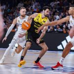 La Laguna Tenerife cede ante el Real Madrid, tras un mal tercer cuarto (3)