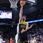 La Laguna Tenerife cede ante el Real Madrid, tras un mal tercer cuarto (10)