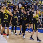 La Laguna Tenerife vuelve a pintar el derbi de aurinegro (19)