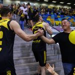 La Laguna Tenerife vuelve a pintar el derbi de aurinegro (22)