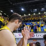 La Laguna Tenerife vuelve a pintar el derbi de aurinegro (25)