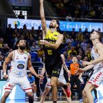 La Laguna Tenerife supera al Río Breogán con un gran ejercicio colectivo (7)