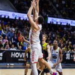 La Laguna Tenerife supera al Río Breogán con un gran ejercicio colectivo (11)