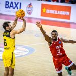 La Laguna Tenerife 'asalta' el Nou Congost (8)