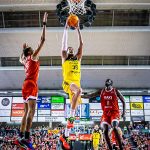 La Laguna Tenerife 'asalta' el Nou Congost (11)