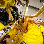 La Laguna Tenerife 'asalta' el Nou Congost (13)