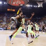 La Laguna Tenerife tumba al Barça en una noche memorable (11)