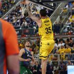 Cae con la cabeza alta (19)