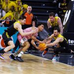 La Laguna Tenerife resiste a un buen Joventut y exhibe su ADN competitivo (13)