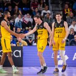 La Laguna Tenerife 'asalta' el Palau Blaugrana (6)