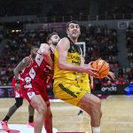 La Laguna Tenerife 'asalta' el Príncipe Felipe y cierra un marzo perfecto (14)