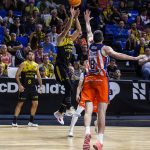 Trabajado triunfo ante un correoso Leyma Coruña (8)