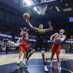 Trabajado triunfo ante un correoso Leyma Coruña (16)