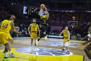 La Laguna Tenerife cae en la lucha por el tercer puesto (2)
