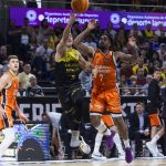 La Laguna Tenerife cae ante el Valencia, tras pelear hasta el final (5)