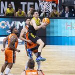 La Laguna Tenerife despide el curso con la cabeza alta (10)