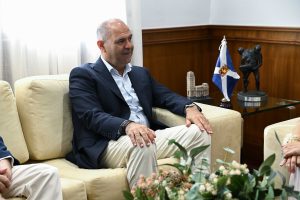 Encuentro institucional en el Cabildo de Tenerife (3)