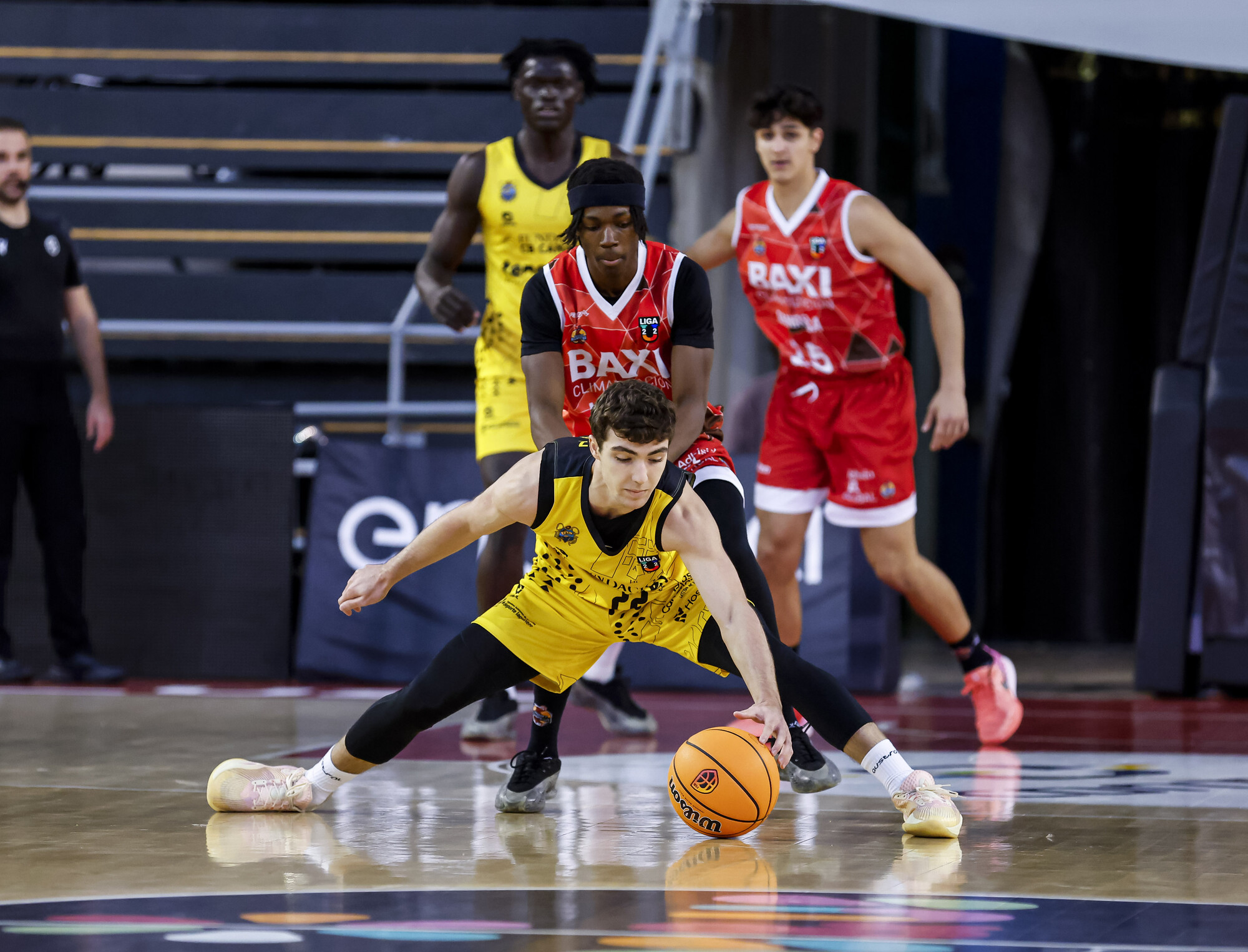 El Fundación CBC gana en Manresa tras un gran último cuarto Crónica del BAXI Menresa-Fundación CBC