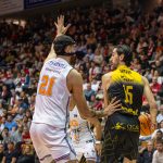 La Laguna Tenerife 'asalta' Fontajau y se lleva un partidazo (5)