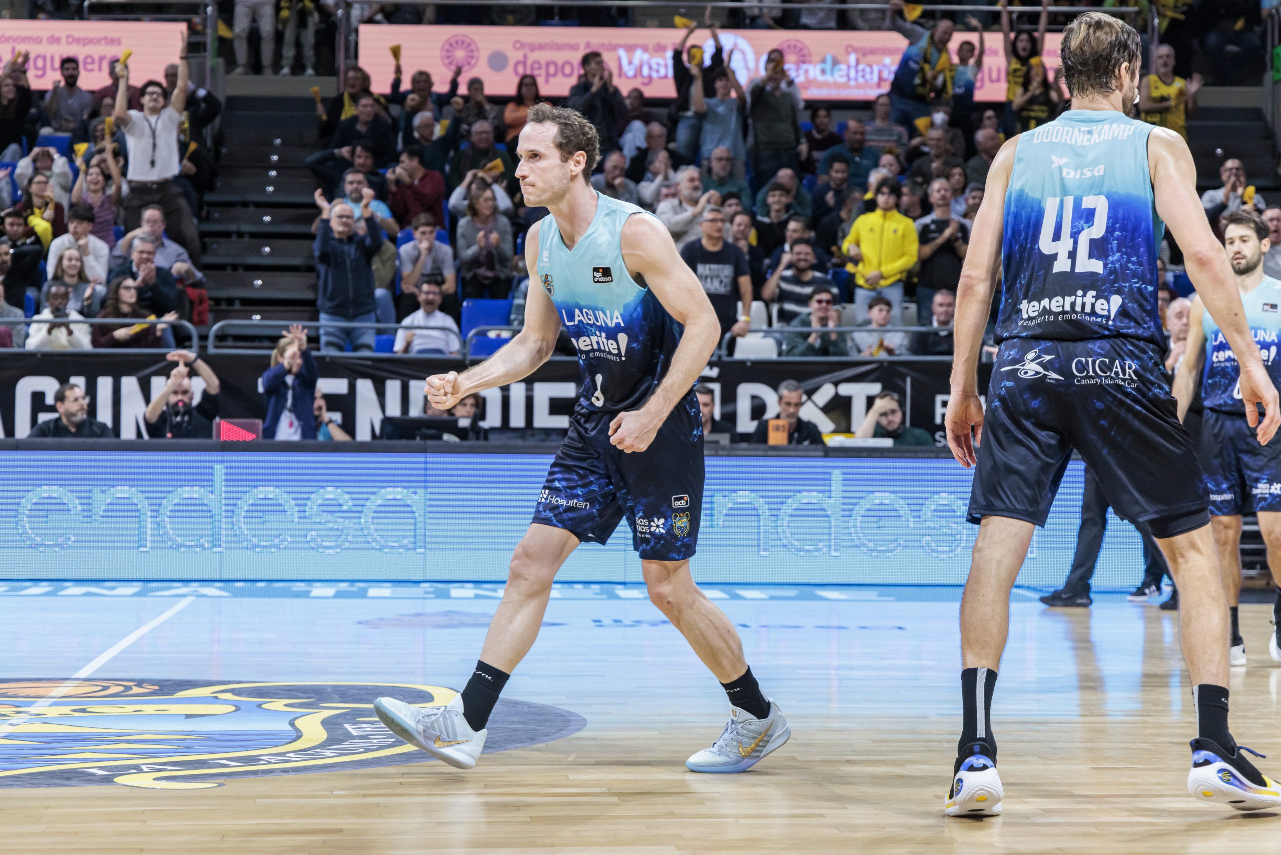 Marce alumbra un triunfo a pico y pala Imagen de Marce alumbra un triunfo a pico y pala